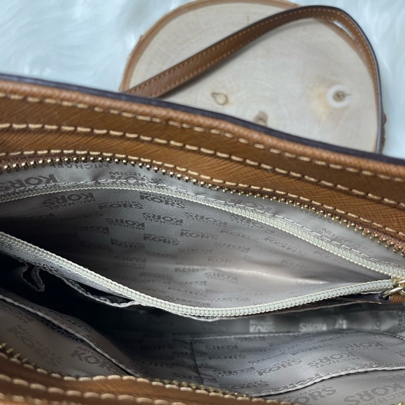 Michael Kors Jet Set Flat Crossbody Bag Purse - Picture 4 of 11